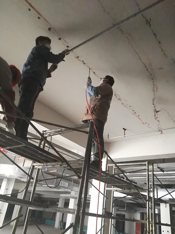 淮北金御華府地下室裂縫注漿、堵漏